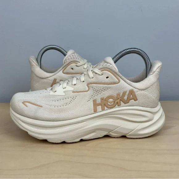 Hoka One One Women’s Size 6.5 B Clifton 10 Vanilla Birch Athletic Running Shoes - Picture 3 of 11